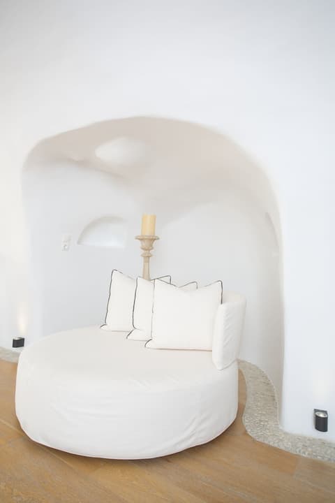 Katikies Kirini Santorini - The Leading Hotels Of The World, Lobby sitting area