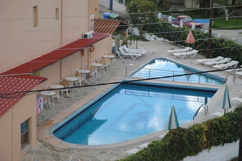Hotel Sea Bird, Outdoor pool