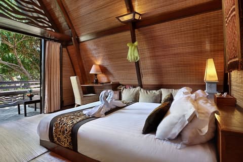 Vila Ombak Hotel, Room