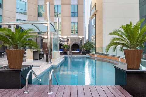 Radisson Blu Hotel, Dubai Media City, Outdoor pool