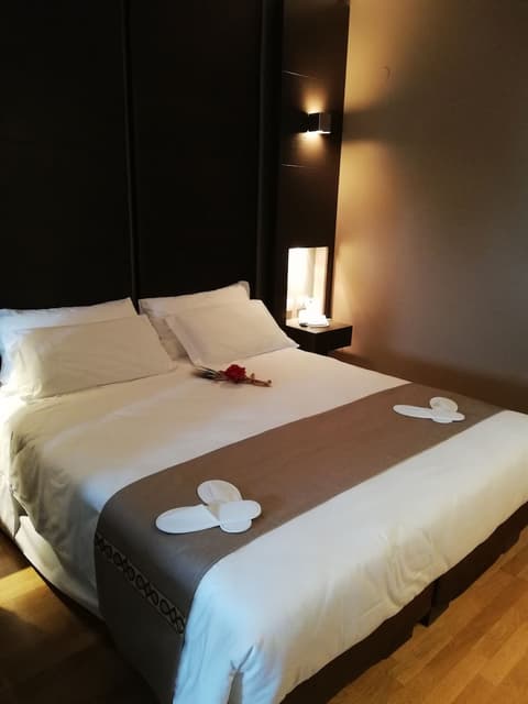 Wall Art Hotel, Room