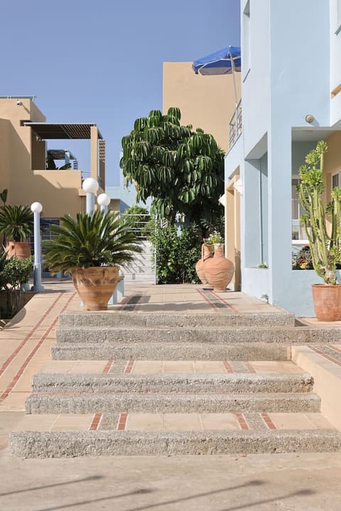 Futura Hotel, Reception