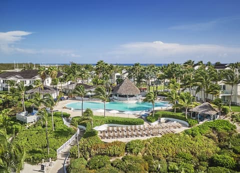 Grand Isle Resort & Residences, Pool