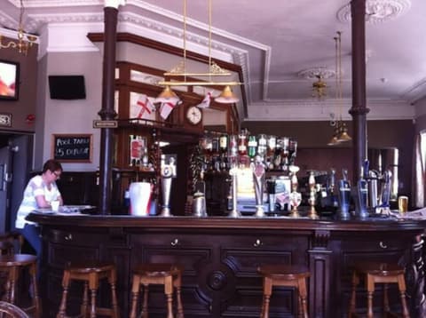 Forest Gate Hotel, Bar (on property)
