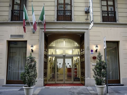 Hotel Urbani, Front of property - evening/night