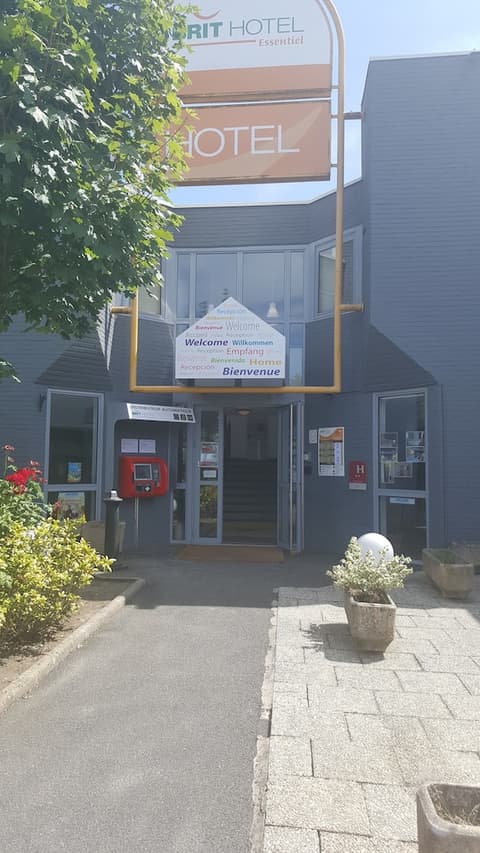 Brit Hotel Tours Nord, Property entrance