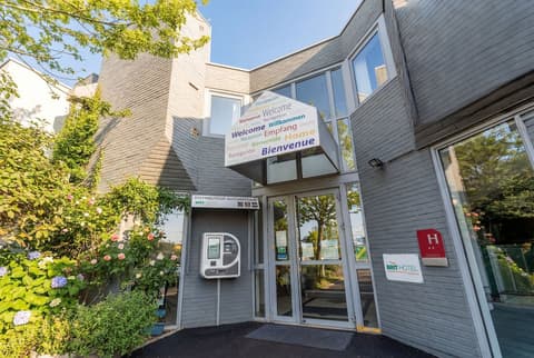 Brit Hotel Tours Nord, Front of property