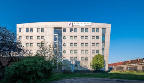 Weiser Hotel, Front of property