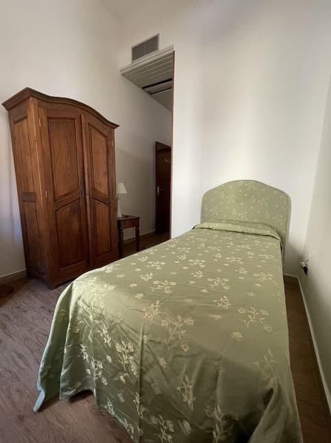 Hotel Caffè Verdi - 24 hours Reception, Room