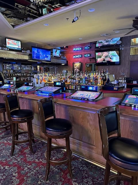 First Gold Gaming Resort, Bar (on property)