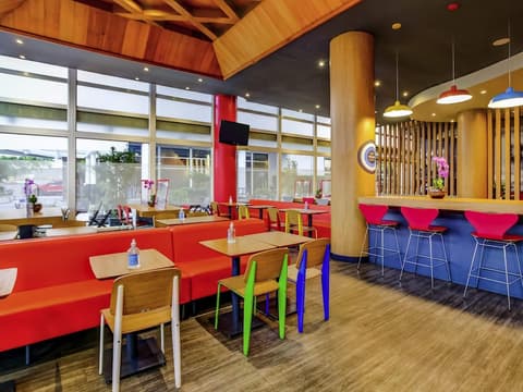 ibis Tamboré, Restaurant