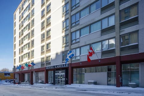 Hotel Les Suites Labelle, Front of property