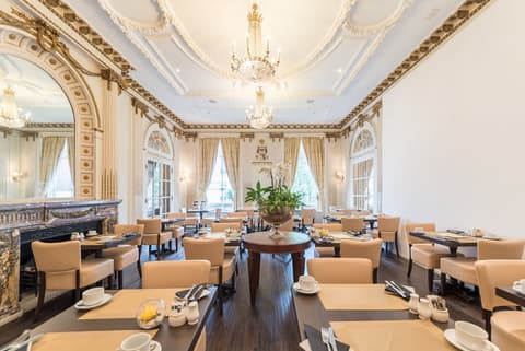 Grand Royale Hyde Park, Restaurant