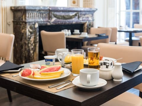 Grand Royale Hyde Park, Restaurant