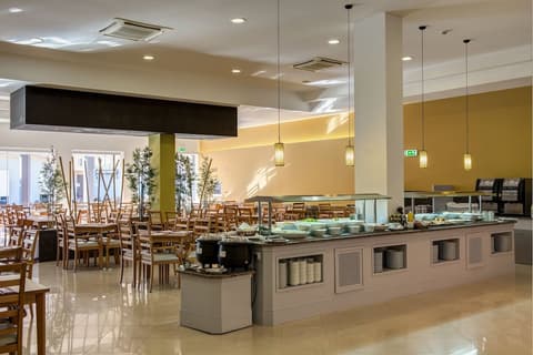 3HB Clube Humbria, Breakfast area