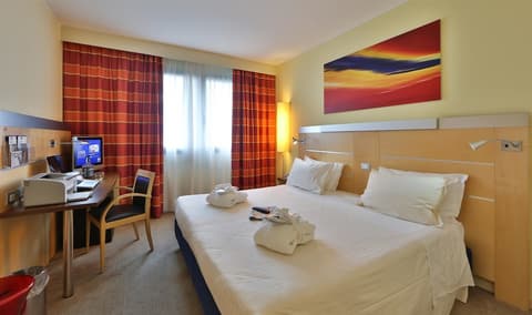Best Western Palace Inn Hotel, Room