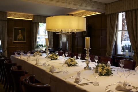 Durrants Hotel, Dining