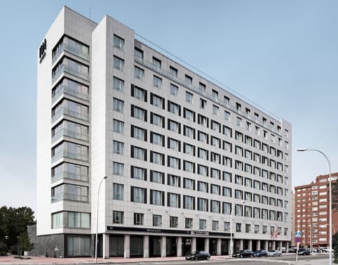 NH Valladolid Bálago, Front of property