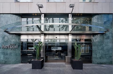 Hotel Actual, Property entrance