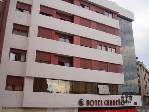 Hotel Carreño, Front of property