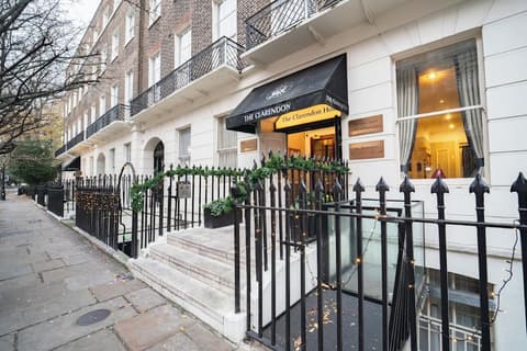 Grange Clarendon, Front of property