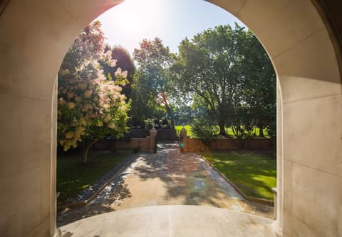 Wellington Hotel by Blue Orchid, Garden