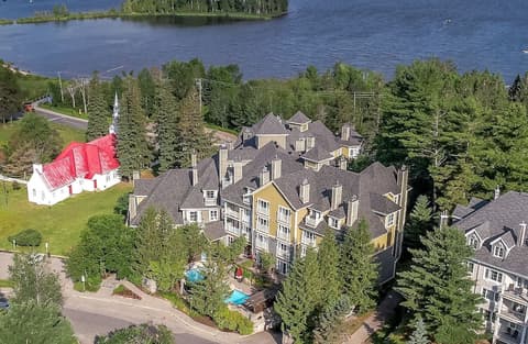 Ermitage du Lac - Les Suites Tremblant, Front of property