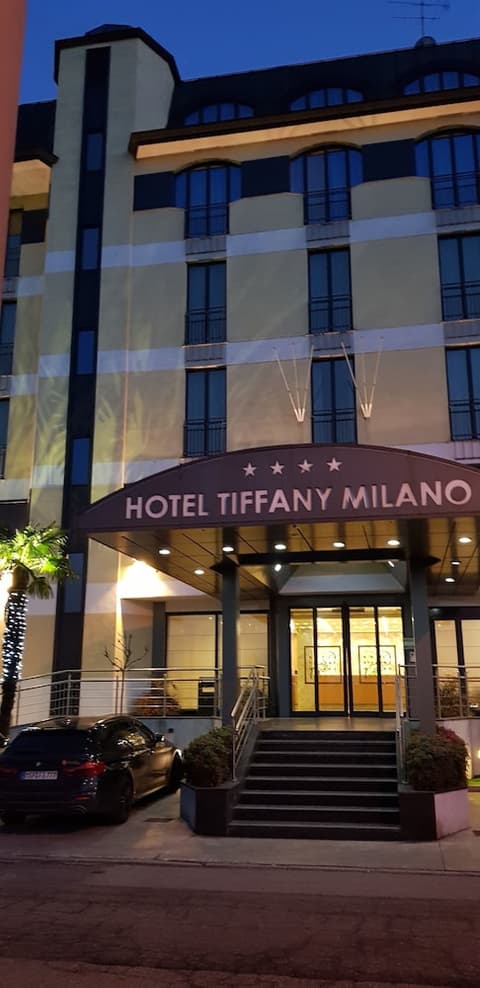 Hotel Tiffany, Front of property - evening/night