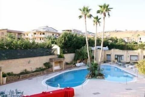 Grand Hotel Mosè, Outdoor pool