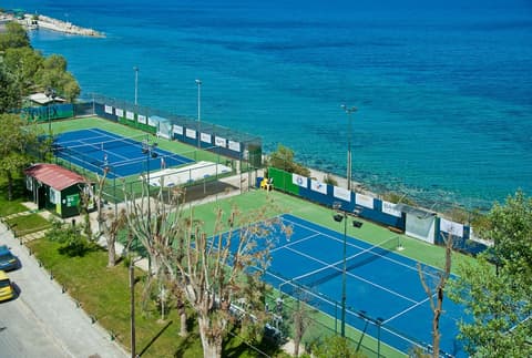 Palatino Hotel, Tennis court