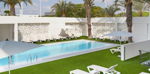 Hotel Port Elche, Outdoor pool