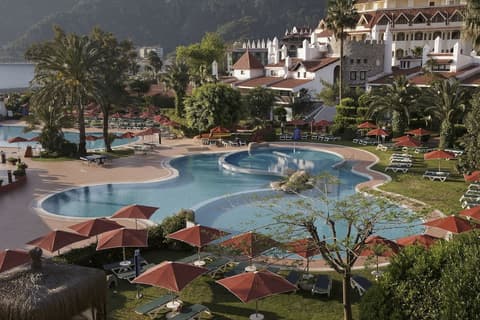 Marti Resort Hotel, Outdoor pool