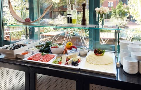 GHOTEL hotel & living Hannover, Breakfast area