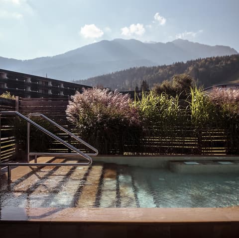 Falkensteiner Hotel & Spa Carinzia, Outdoor spa tub