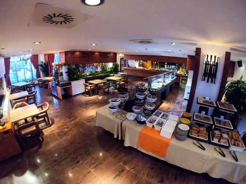 Hotel Apartamentos Bajondillo, Breakfast buffet