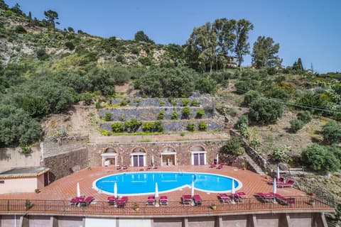 Hotel Isola Bella, Outdoor pool