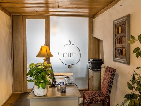 CRU Hotel, Reception