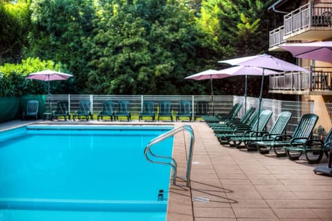 Zenitude Evian Les Terrasses du Lac, an Ascend Collection Hotel, Pool