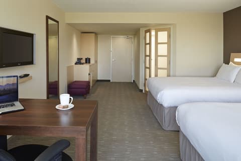 Novotel Montreal Aeroport, Room