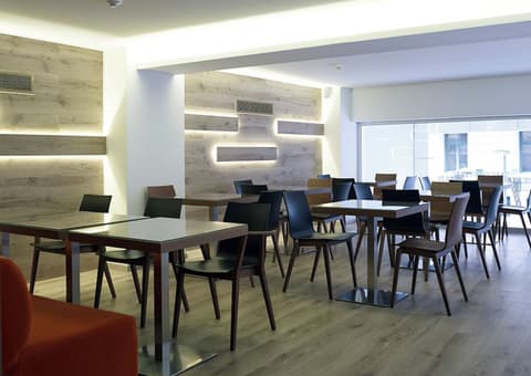 Amazon Hotel, Breakfast area