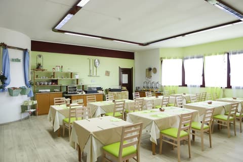 Pegasus Hotel, Breakfast area