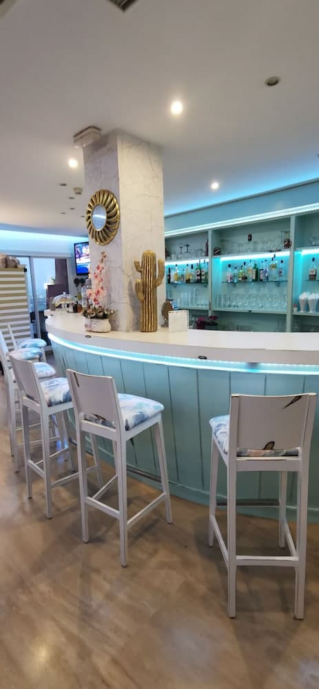 Apartamentos Manilva Green, Bar (on property)