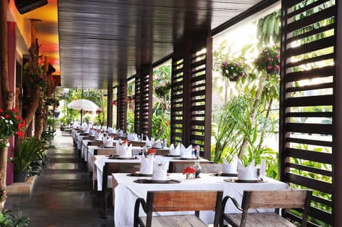 Laluna Hotel & Resort, Restaurant