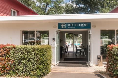 Comfort Aparthotel Nantes La Beaujoire, Interior entrance