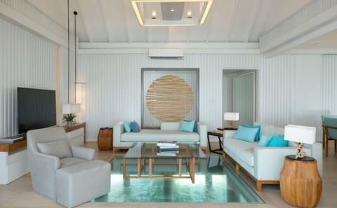 LUX* South Ari Atoll, Lobby