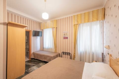 Hotel Siviglia, Room