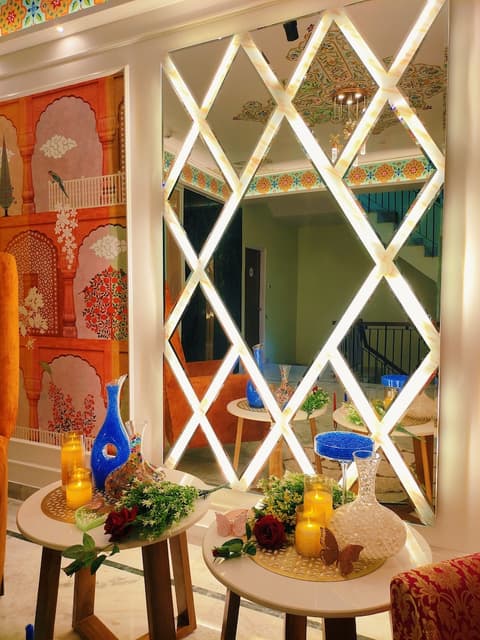 Hotel Sarang Palace, Lobby