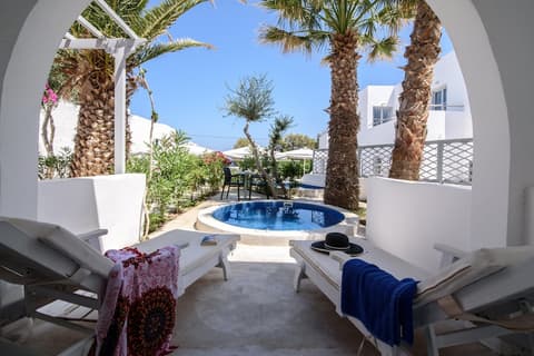 RK Beach Hotel, Terrace/patio