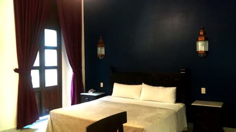 San Francisco Plaza Hotel, Room