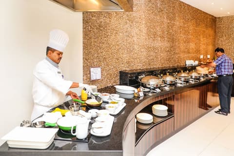 Savoy Crest Hotel Apartments, Breakfast buffet